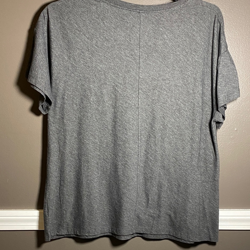 Gray State of Mind V-Neck Very Soft T-Shirt with USA Flag Map - Picture 5 of 8
